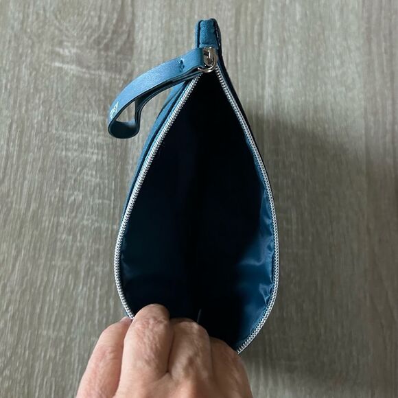 NEW … IPSY Cosmetic / Makeup Bag - Picture 3 of 3